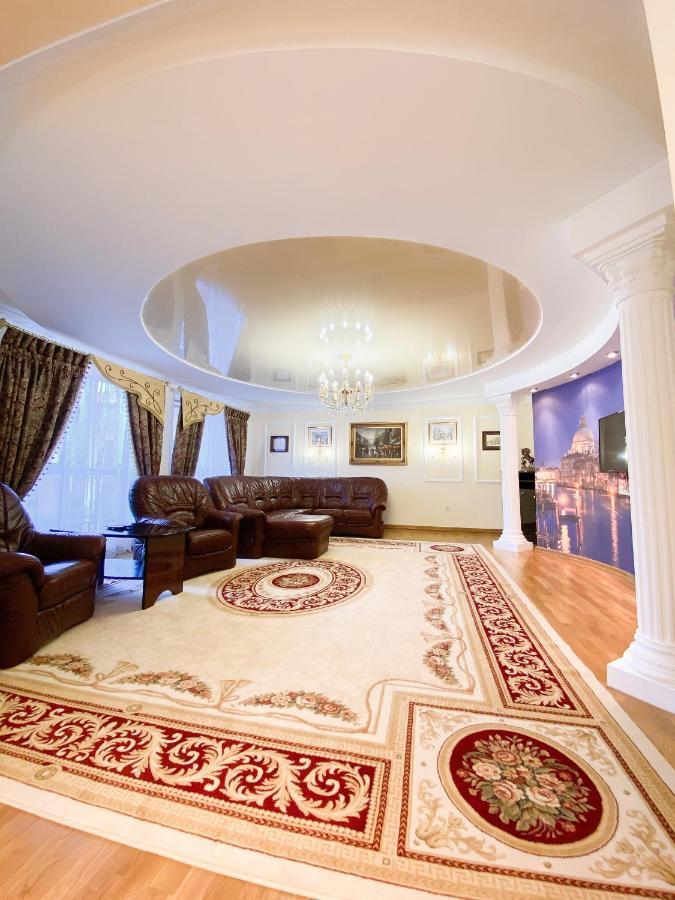 Петрос Family Hotel ยาเรมชา ภายนอก รูปภาพ