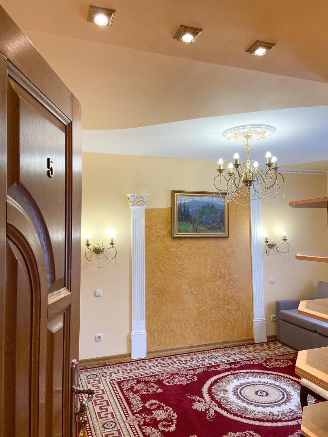 Петрос Family Hotel ยาเรมชา ภายนอก รูปภาพ