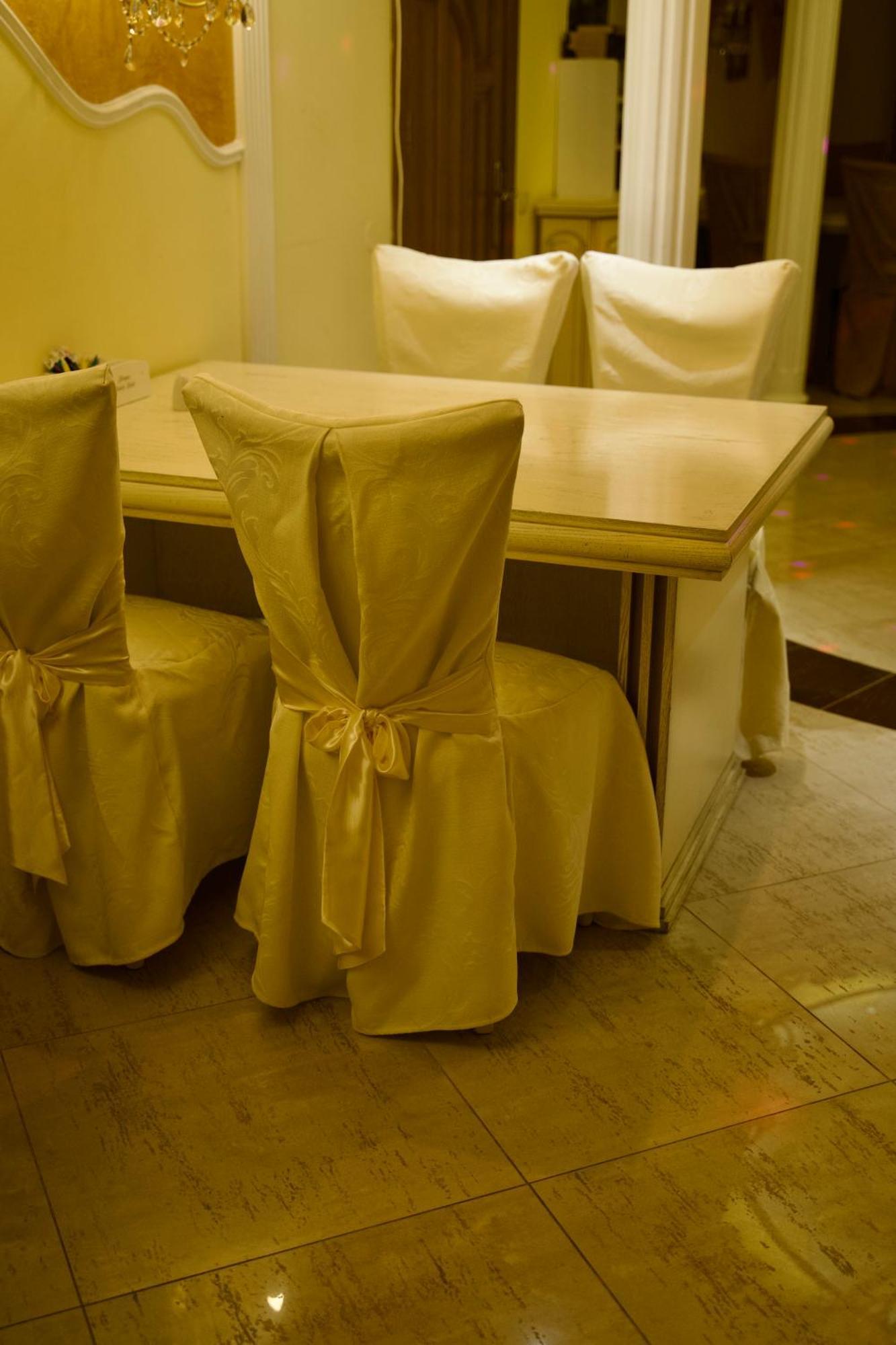 Петрос Family Hotel ยาเรมชา ภายนอก รูปภาพ